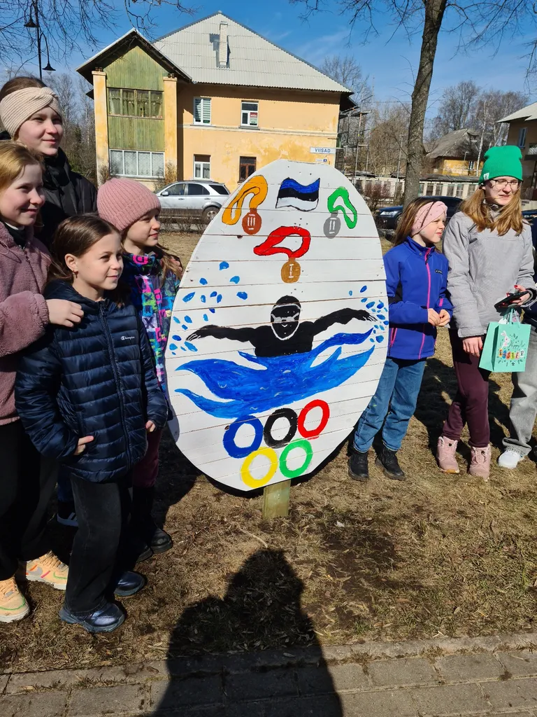 Kohtla-Järve ujumisklubi lapsed olid endale välja valinud kõige suurema pannoo ning kujutasid sellel oma klubi.