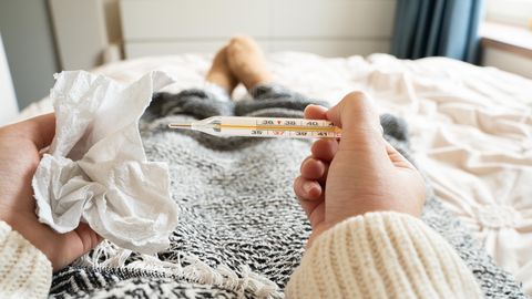 V Latviji zabeležili prve primere gripe v tej sezoni, število potrjenih primerov Covid-19 se je povečalo