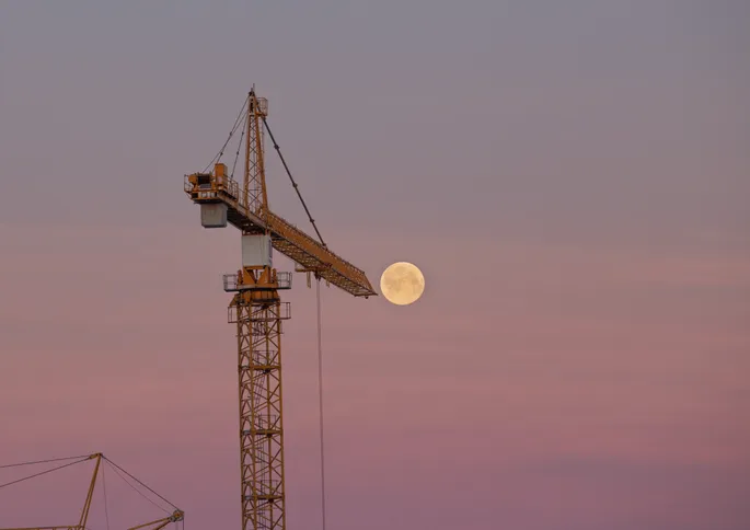 Dikingizni ichkariga surishda davom eting