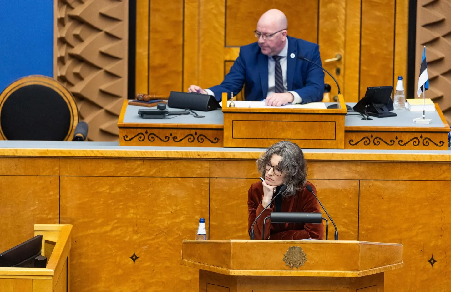 Kliimaminister Yoko Alender ütles riigikogu ees, et ministeerium on avaldanud kõik materjalid, mille põhjal on koostatud ka eelnõu​.