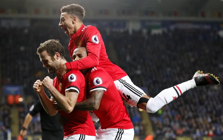 Hetk, mil Unitedi jaoks oli kõik veel hästi. Juan Mata (vasakul) on äsja löönud iluvärava, rõõmu jagavad Jesse Lingard ja Ashley Young.