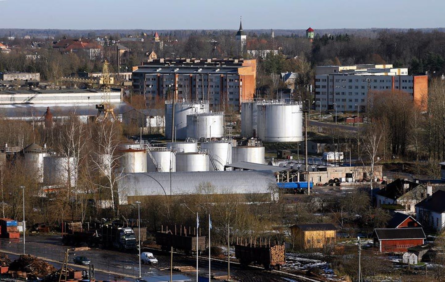 Viljandi naftabaas on aastaid olnud üks maakonna ohtlikumaid ettevõtteid. Selle mahutites hoitakse tonnide kaupa diislikütust.