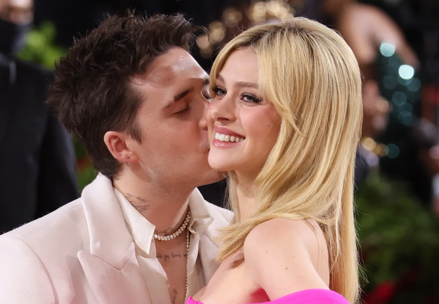 Brooklyn Beckham ja Nicola Peltz Beckham 2022. aastal Met Galal.