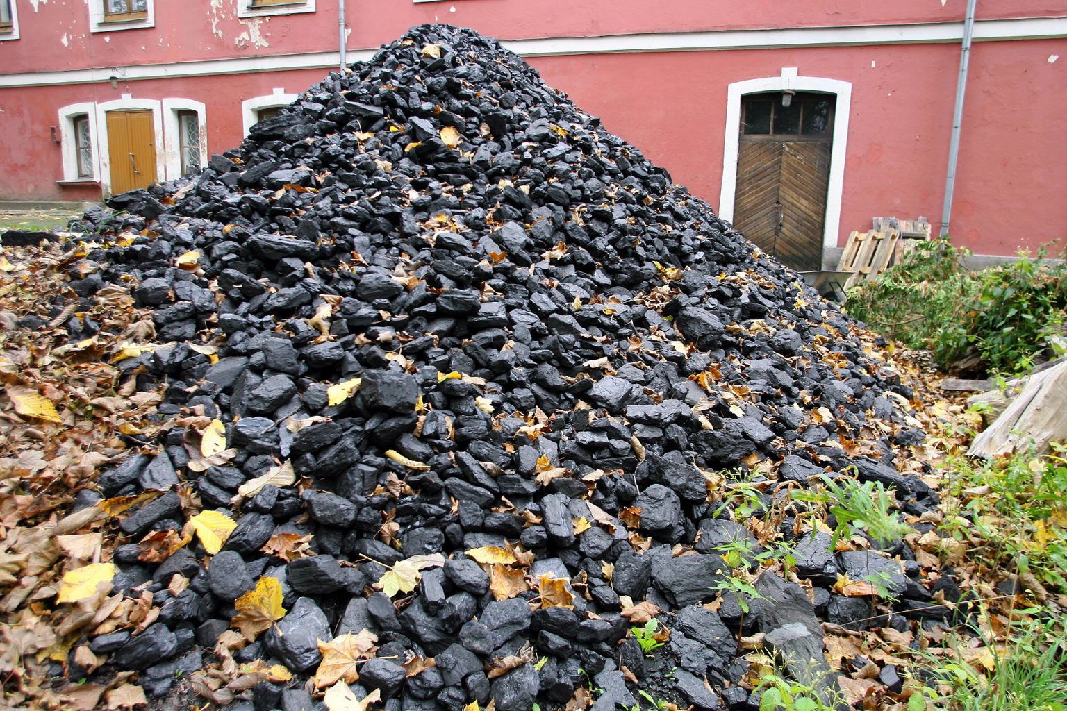Kivisüsi on Poola majapidamistes kõige levinum küte.