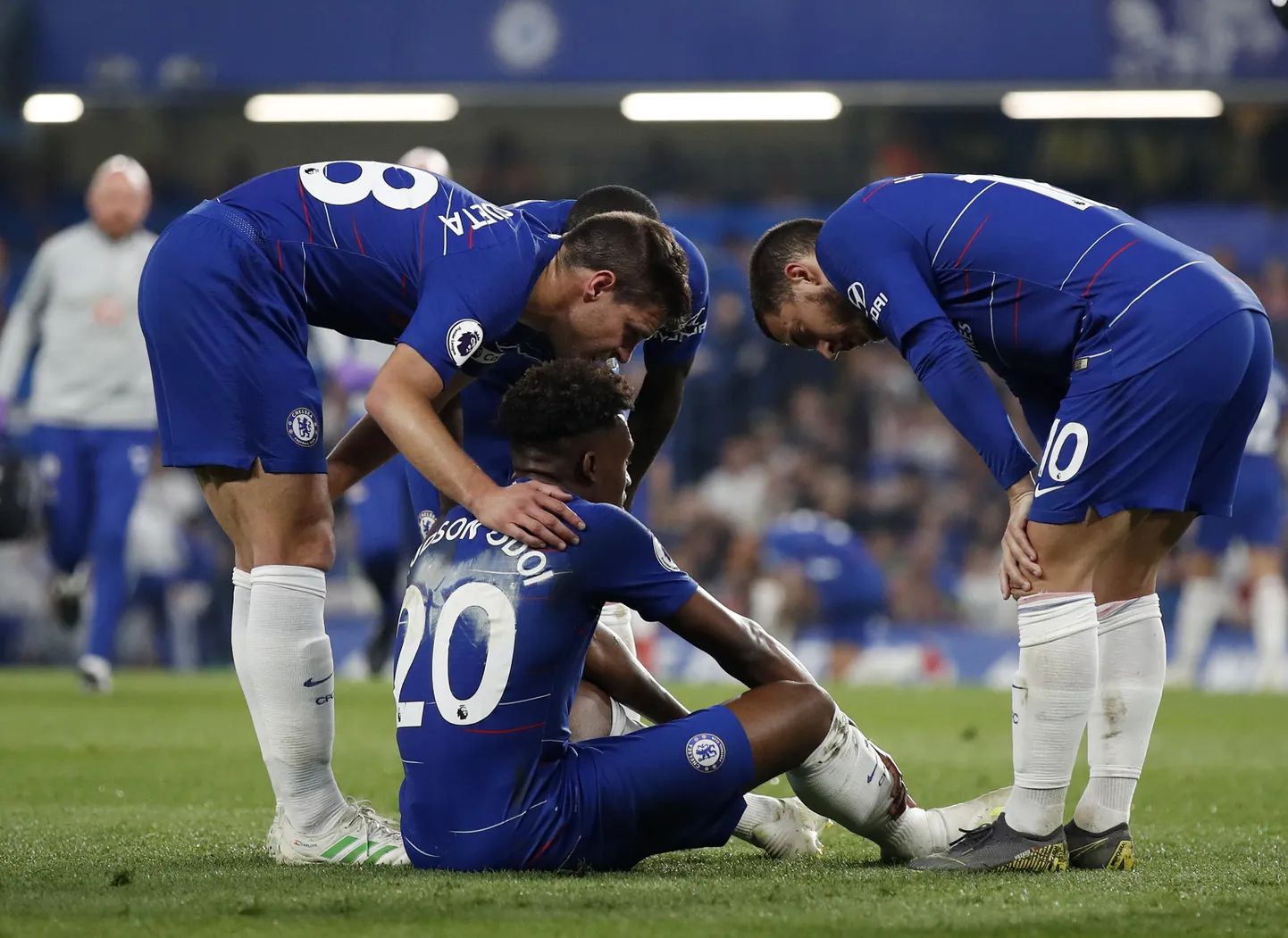 Callum Hudson-Odoi rebestas achilleuse kõõlust ega saa mängu jätkata.