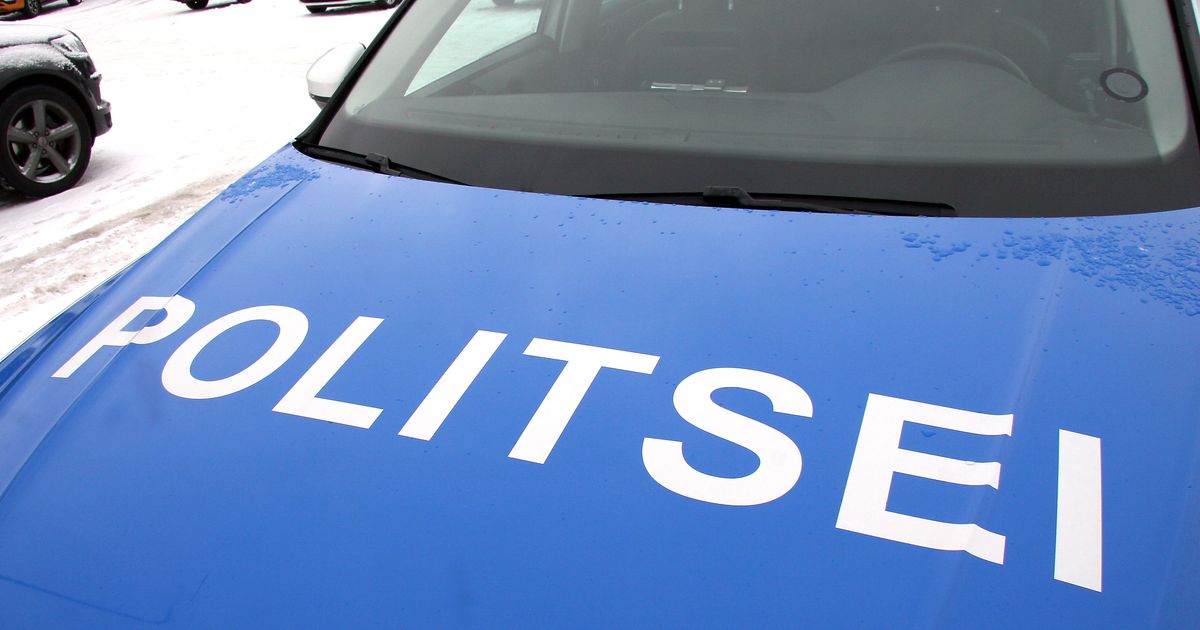 Ahtmes valati auto värviga üle