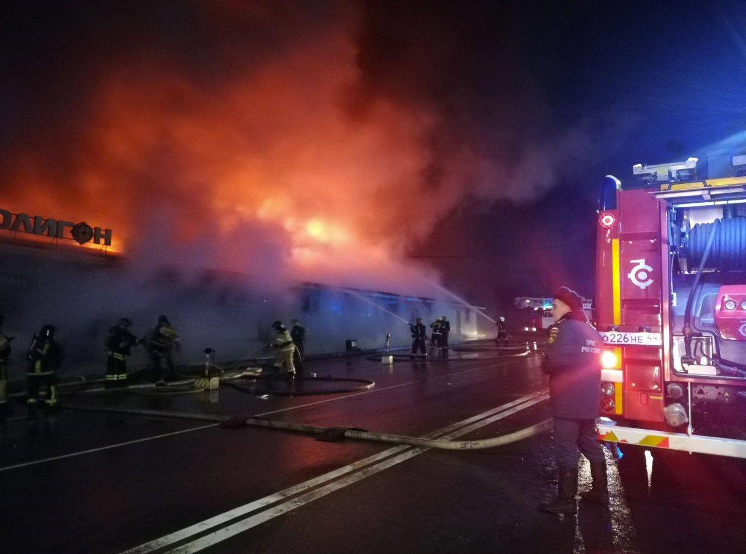 Пожар в костромском развлекательном центре "Полигон"