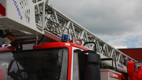 Päästjatele andsid nädalavahetusel tööd murdunud puud ja katusele tukkuma jäänud mees