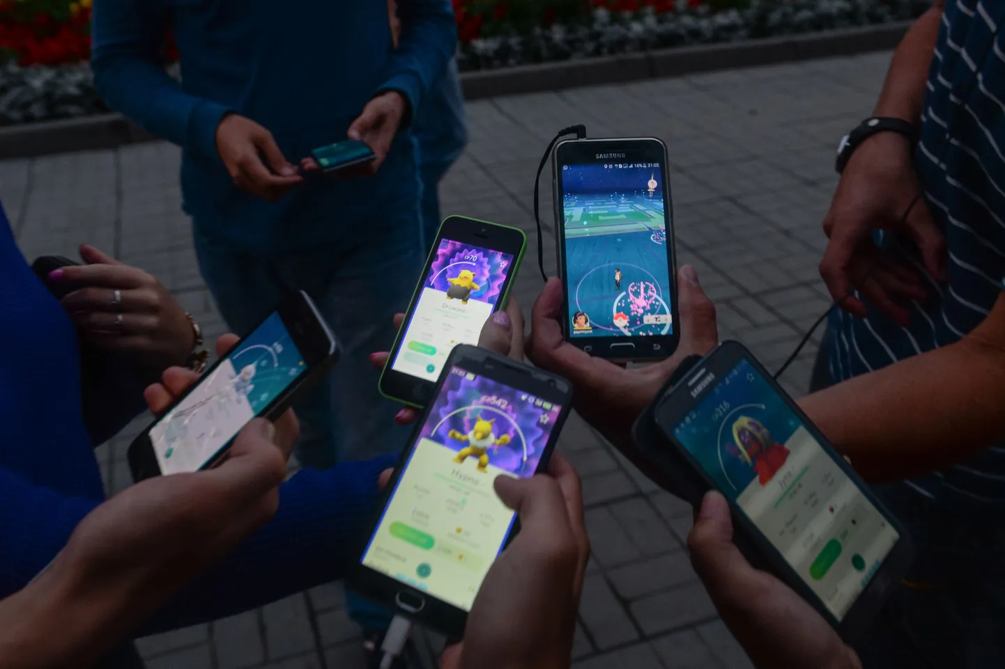 Inimesed mängimas Pokemon Go'd