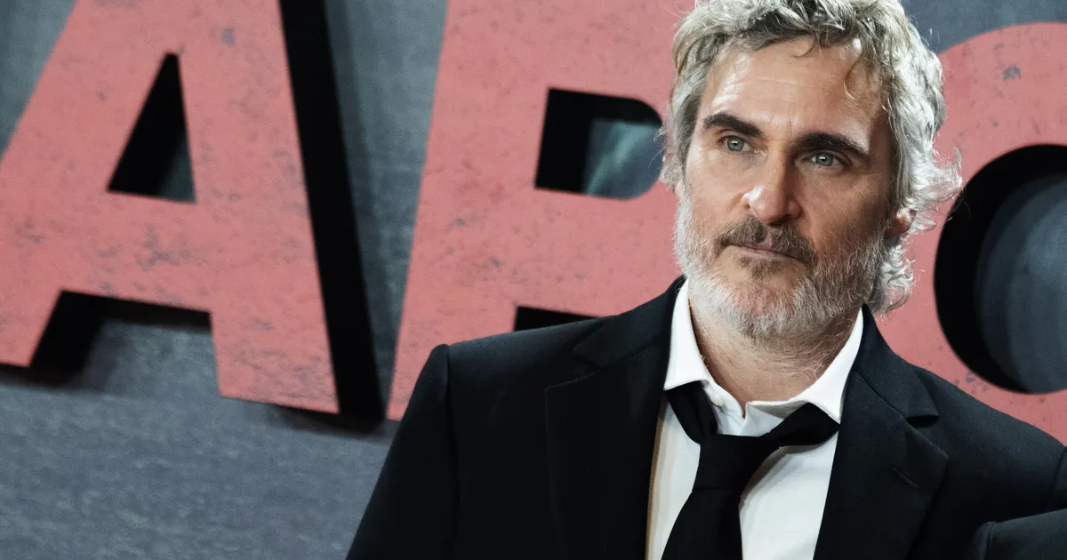 Milioane mai puține chirii ⟩ Ce zici de un film gay Joaquin Phoenix?
