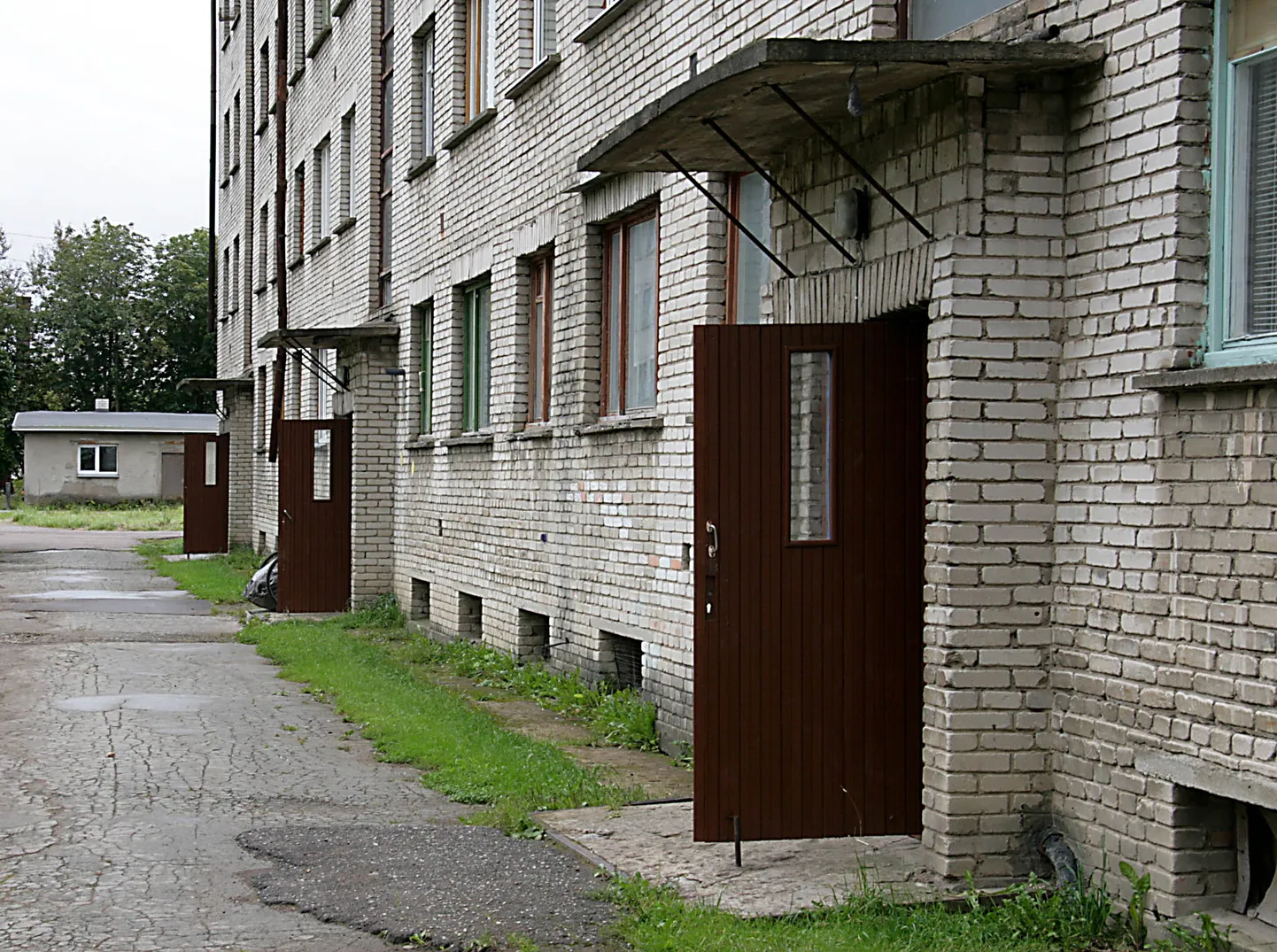 В рамках проекта будет профинансировано, например, установка противопожарных дверей и номеров квартир. Иллюстративное фото.