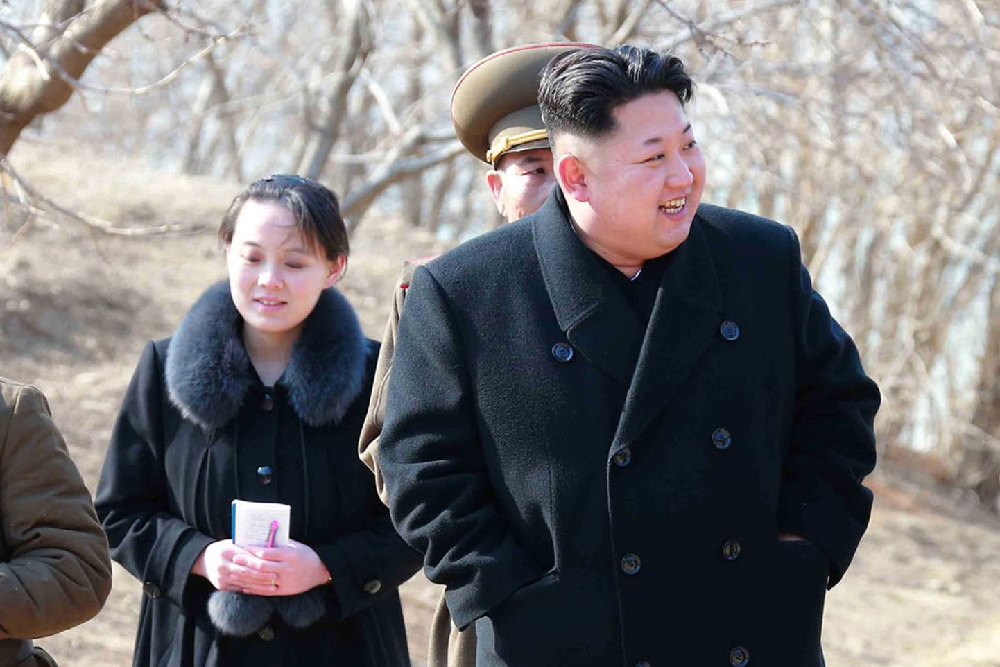 Kim Jong-un (ees) ja ta õde Kim Yo-jong (taga)