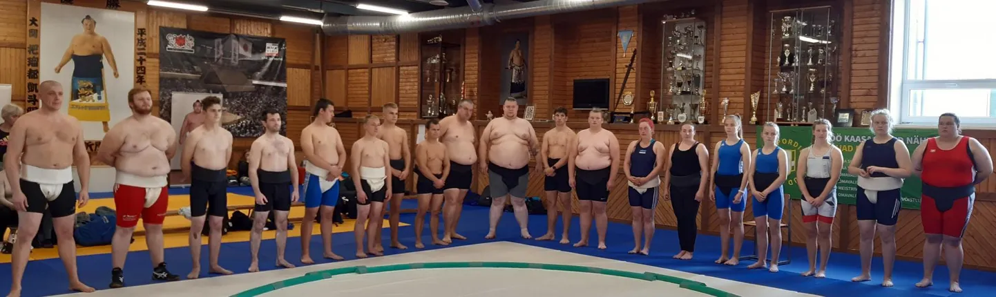 Sumomaadlejad Vinni spordikompleksi Baruto dojo&#39;s korraldatud spordiliidu Jõud esivõistlustel.