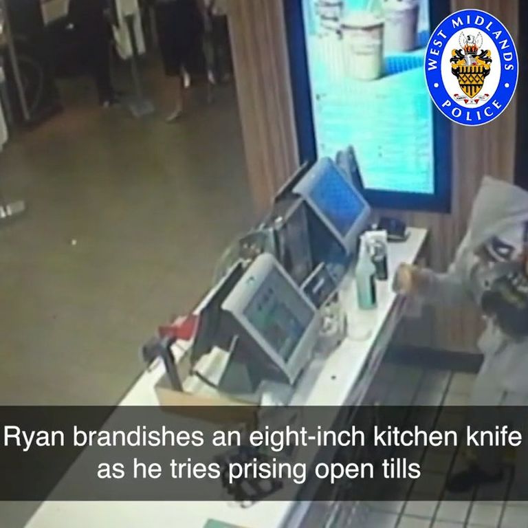 Klounimaski kandnud Zachery Ryan üritas McDonald'sist raha röövida