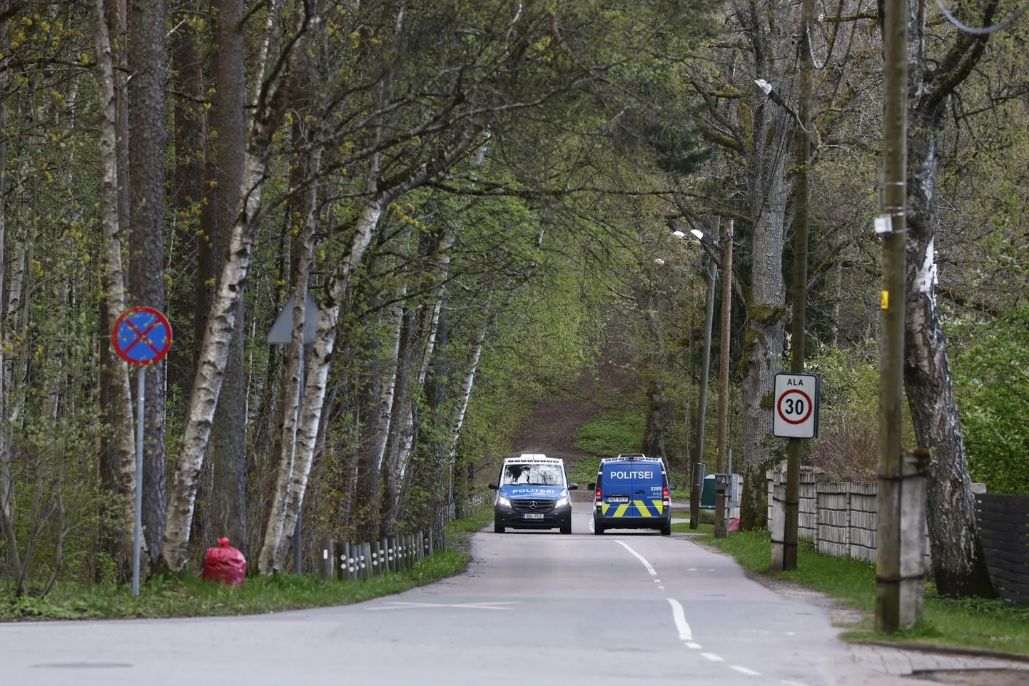 Patrullid karu otsimas.