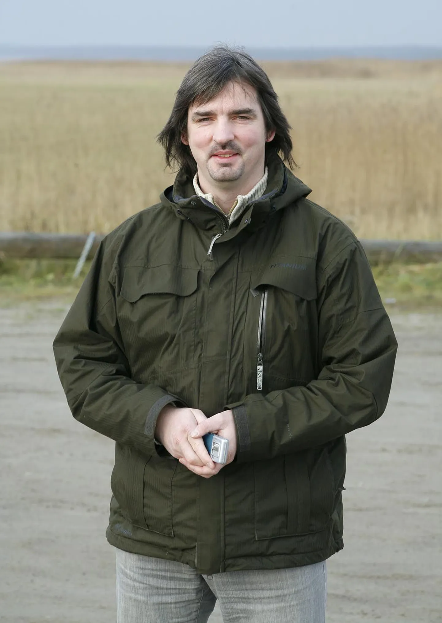 Looduse vahendaja, kaitsja ja fotograafi Mati Kose esikraamat “Aastaaegade aken” tuleb Pärnus müüki.