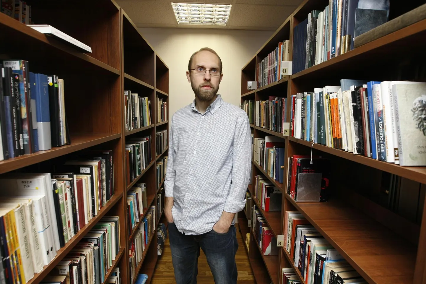 Meelis Friedenthalile meeldib oma teostes ajas rännata. Tema neljas romaan on sissevaade eelmise sajandi maailma.