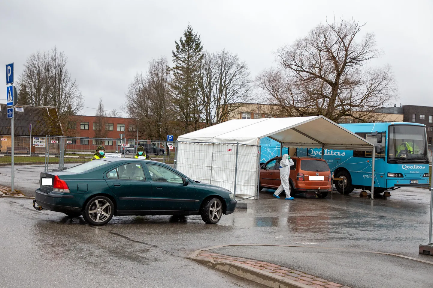 Koroonaviiruse drive-in testimine Paides