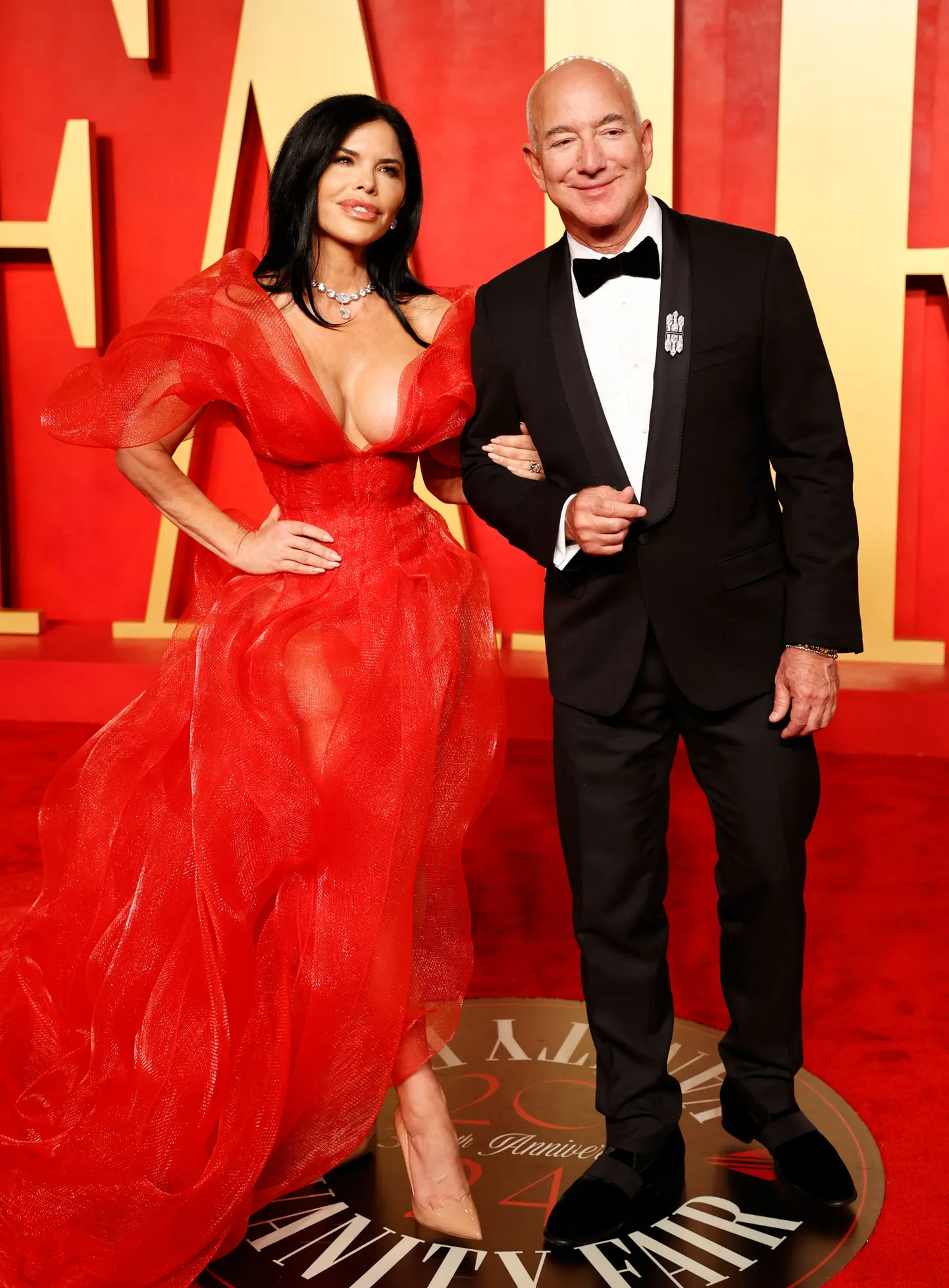 Jeff Bezos ja ta kihlatu Lauren Sanchez 10. märtsil 2024 Californias Bebverly Hillsis Vanity Fairi Oscarite peol
