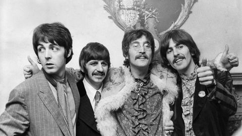 The Beatles'i loos kõlanud hõbeflööt müüdi maha 23000 taala eest