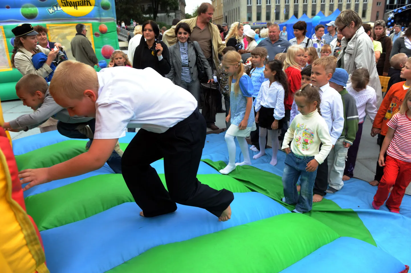 Hetk mulluselt aabitsapeolt Vabaduse väljakul.