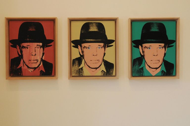 Andy Warholi portree(seeria), Joseph Beuysist.