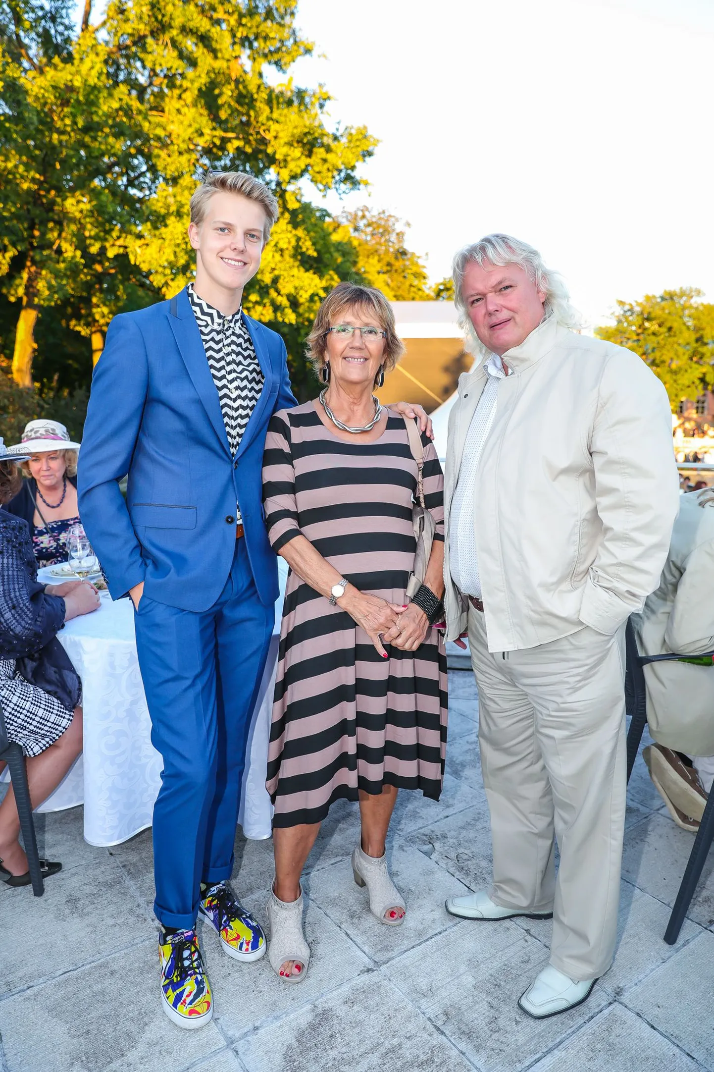 Presidendi vastuvõtt roosiaias.
Reet Linna