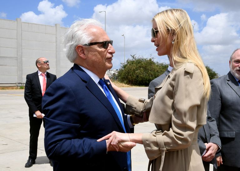 Ivanka Trumpi tervitas Iisraelis USA suursaadik David Friedman.