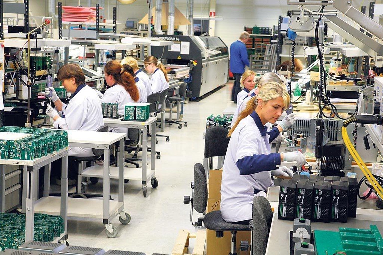 Note Pärnu tehases käib elektroonikatoodete testimine ja montaaž. 