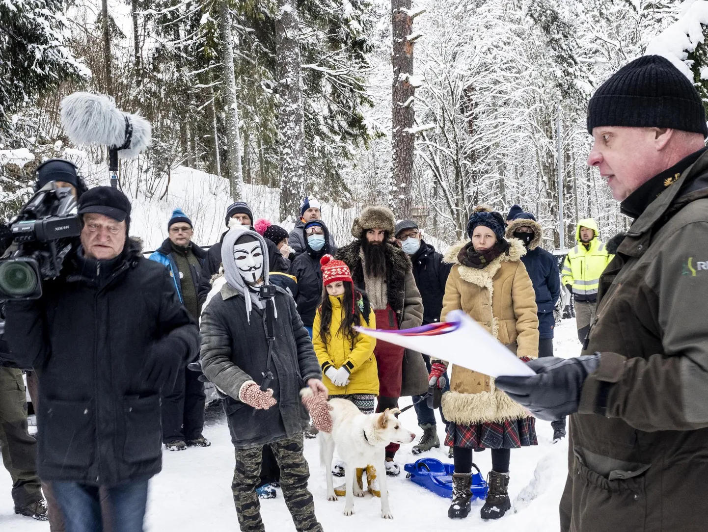 Head kaasamist takistab nii ametnike kui ka Eesti elanike vähene kogemus. Sellepärast pole kaasamisüritused ka kuigi meeldivad ja on põhjustanud ametnikes kaasamishirmu. Fotol üritab RMK kaasata kohalikke elanikke.