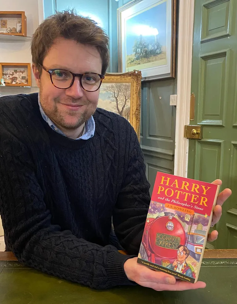 Loomade kaitseks asutatud heategevuspoele annetati kuni 10 000 naela väärt «Harry Potteri» raamat anonüümselt.