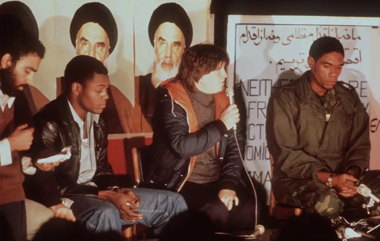 Pirmā Irānas ķīlnieku krīzes laikā atbrīvotā grupa 1979.gada 18.novembrī