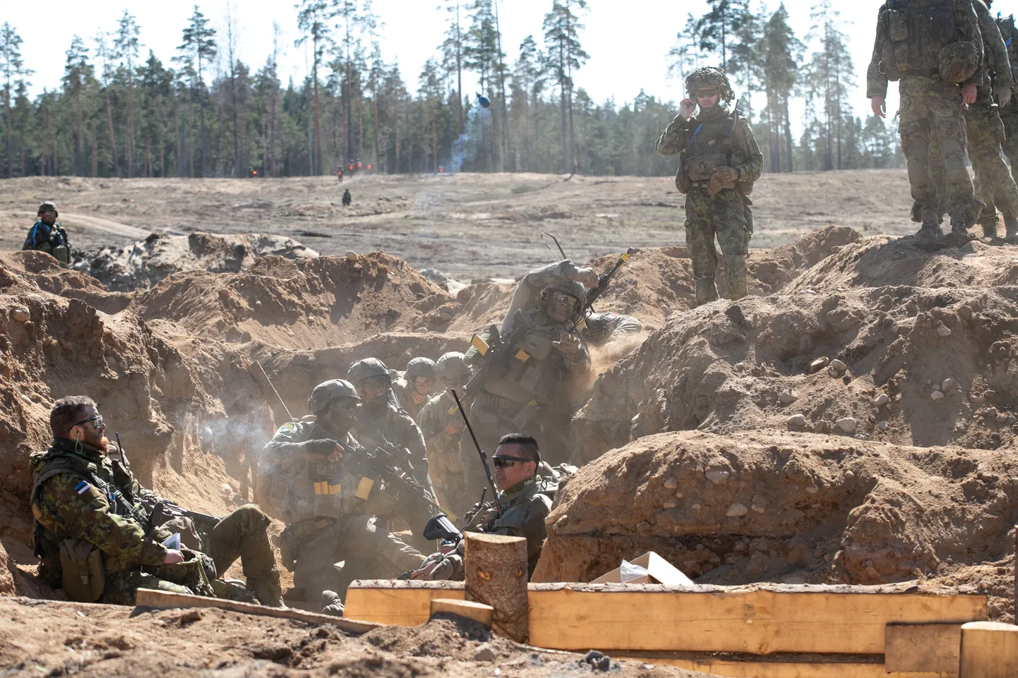 The Estonian Ministry of Defense paid 1.35 million euros in disturbance fees to 16 local governments in connection with military training grounds this year.