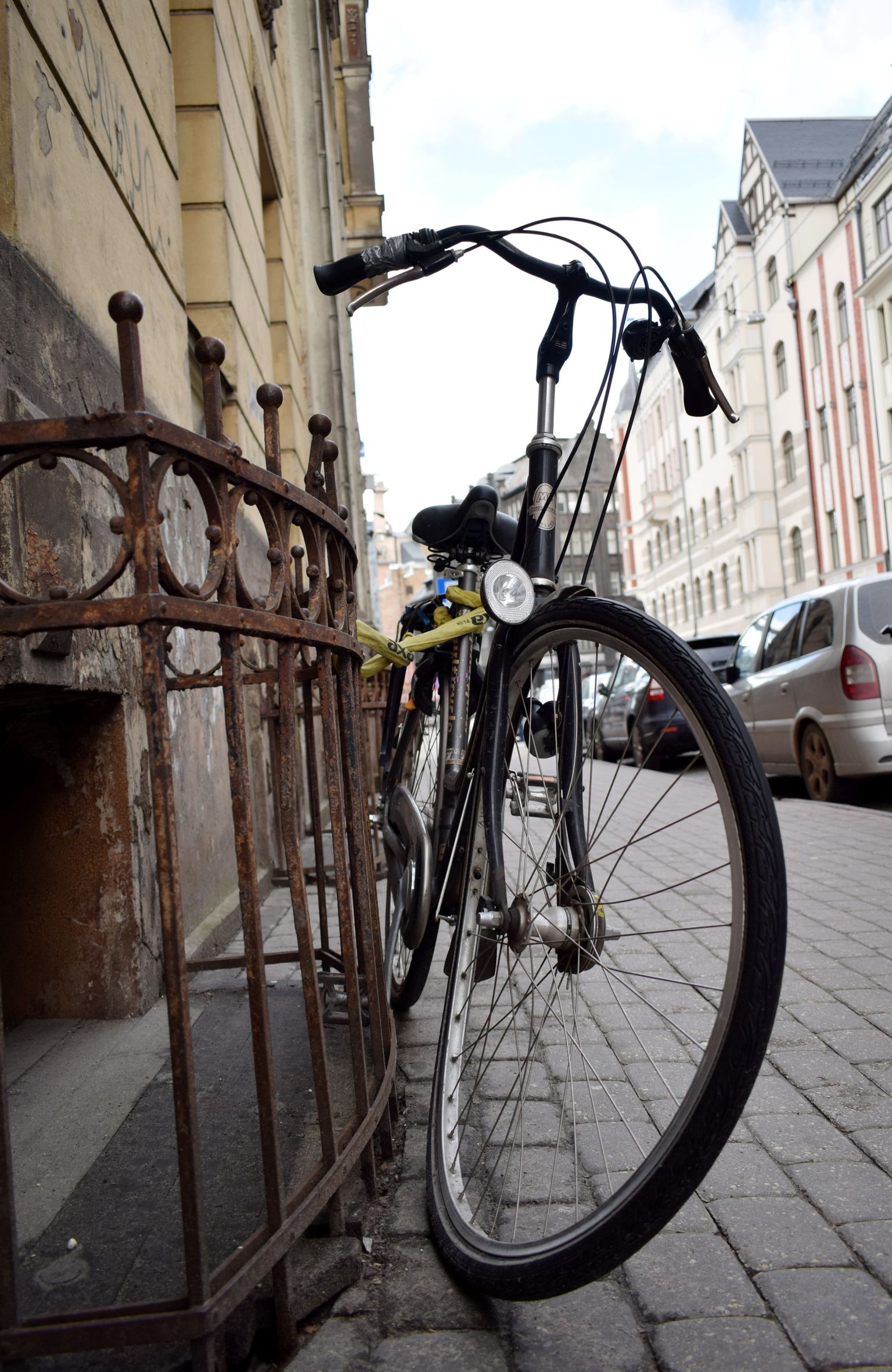 Pieslēgts velosipēds. Ilustratīvs attēls.