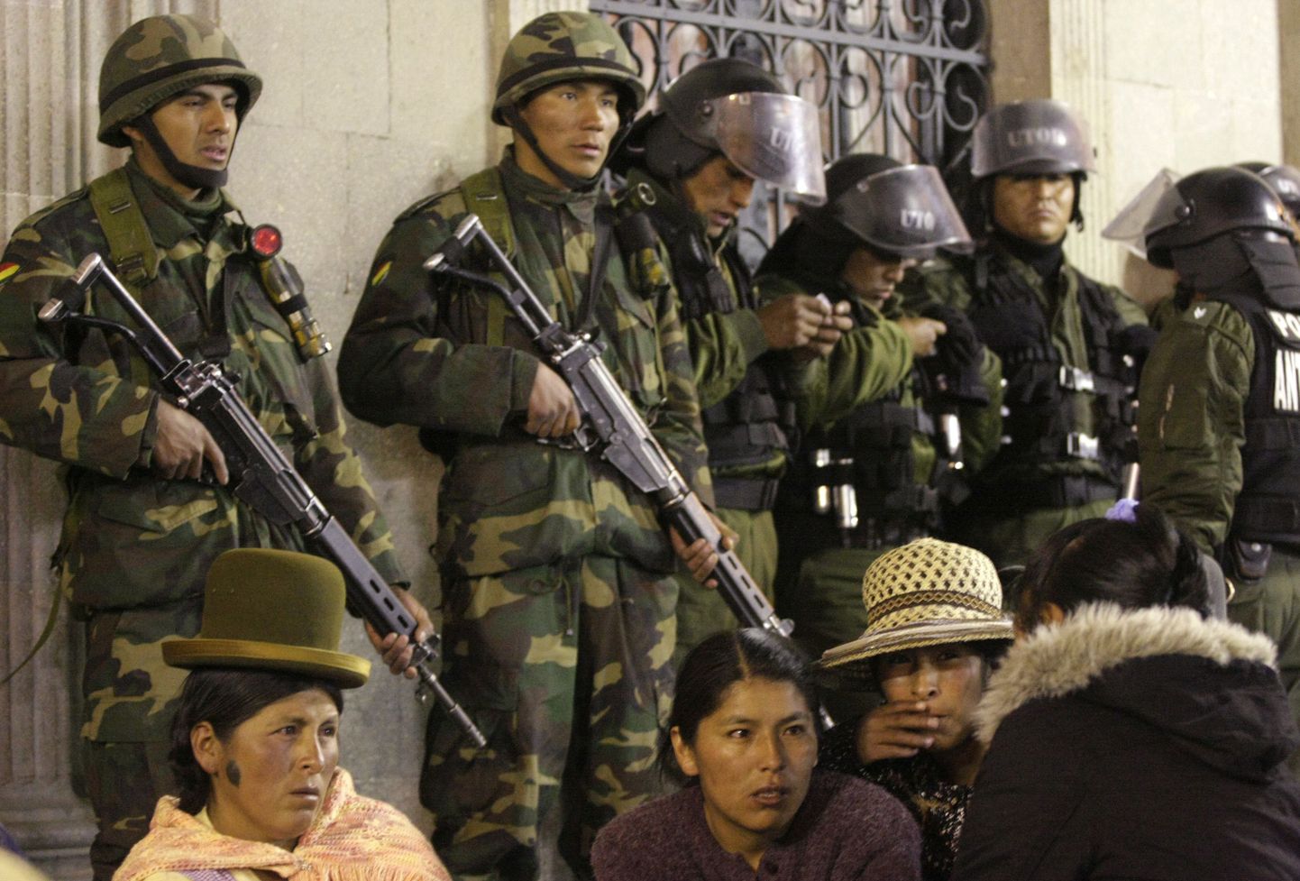 Boliivia rahutuste käigus on hukkunud vähemalt 30 inimest.