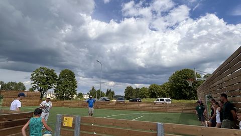 Lepnal avati uued palliväljakud: kohalikud eelistasid pumptrack’ile pallimänge
