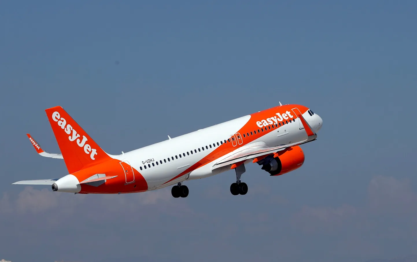 EasyJet Airbus A320-251N.
