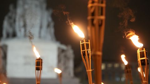 ГЛАВНОЕ ЗА 11 НОЯБРЯ ⟩ День Лачплесиса, отмена одного обязательного экзамена и погоня за пьяным водителем в Плявниеках