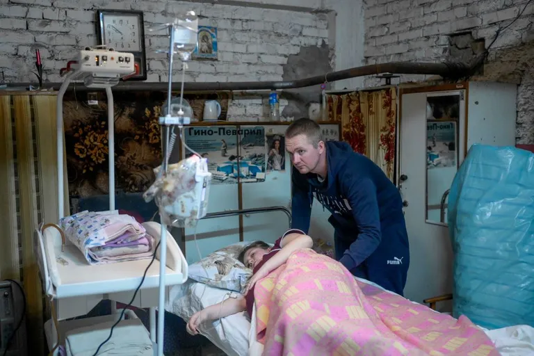 Многие женщины вынуждены рожать в подвалах и бомбоубежищах