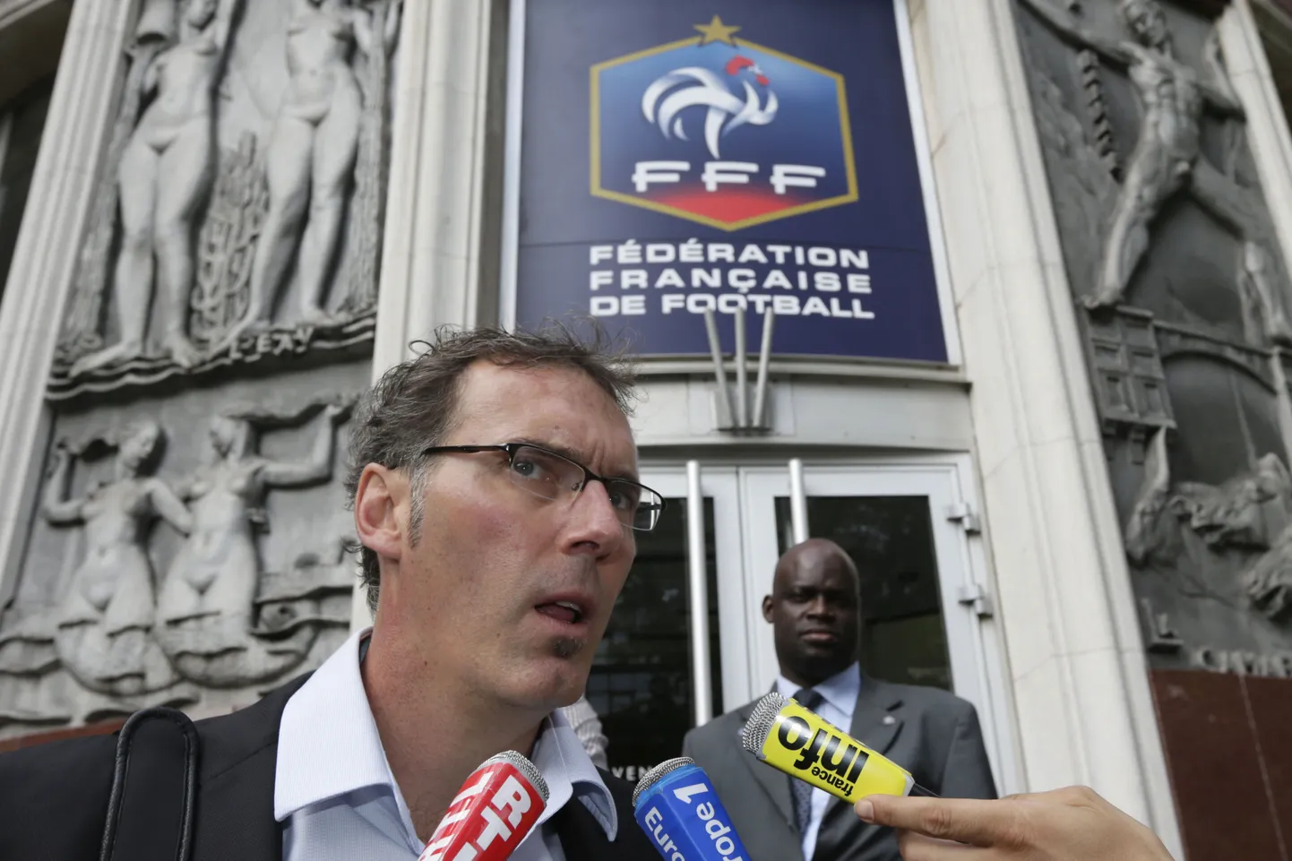 Laurent Blanc ajakirjanike piiramisrõngas