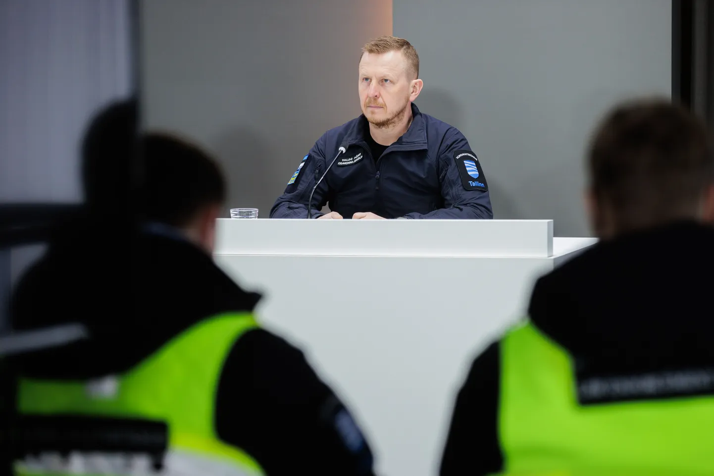Linnavalitsus tutvustas lisameetmeid ebaseadusliku parkimise tõkestamiseks kõnniteedel