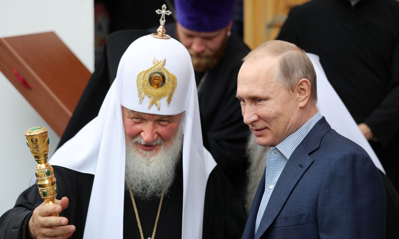 Путин прибыл на Валаам и подарил монастырю огромную яхту ...