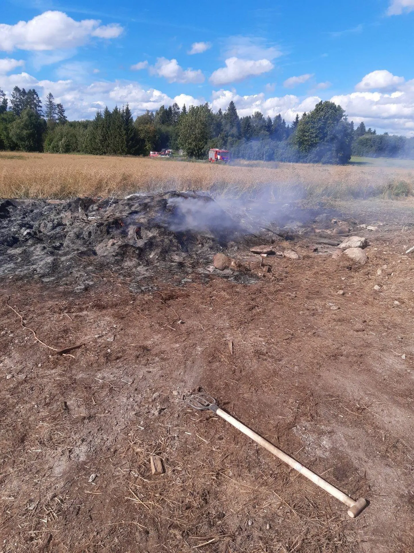Järelevalveta lõke Undlas.
