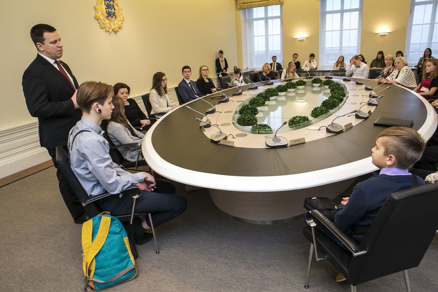 Kodanikupäeva e-viktoriinil osalenud tublide õpilaste auks korraldas Stenbocki majas vastuvõtu peaminister Jüri Ratas.