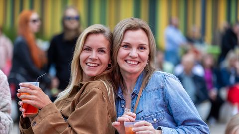 MEELEOLUKAS GALERII ⟩ Sünnipäeva eelõhtu täitus vägeva peomeluga