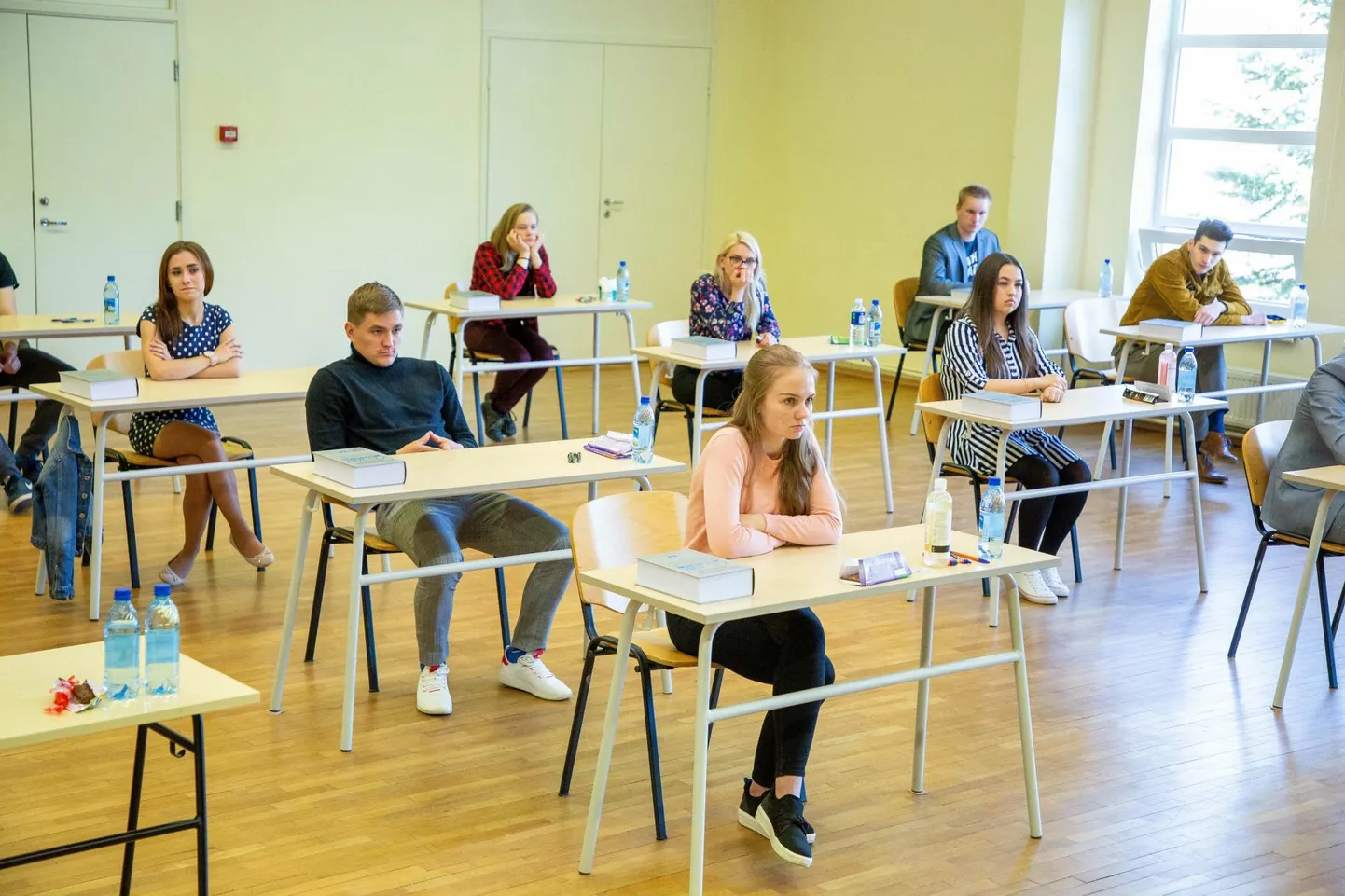 Türi ühisgümnaasiumis tegi eile eesti keele riigieksamit 41 õpilast, kes jagunesid tööd kirjutama kolme ruumi.