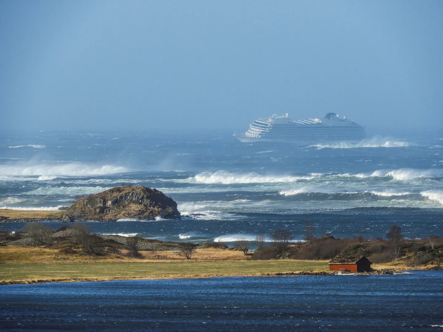 Kruīza kuģis "Viking Sky".