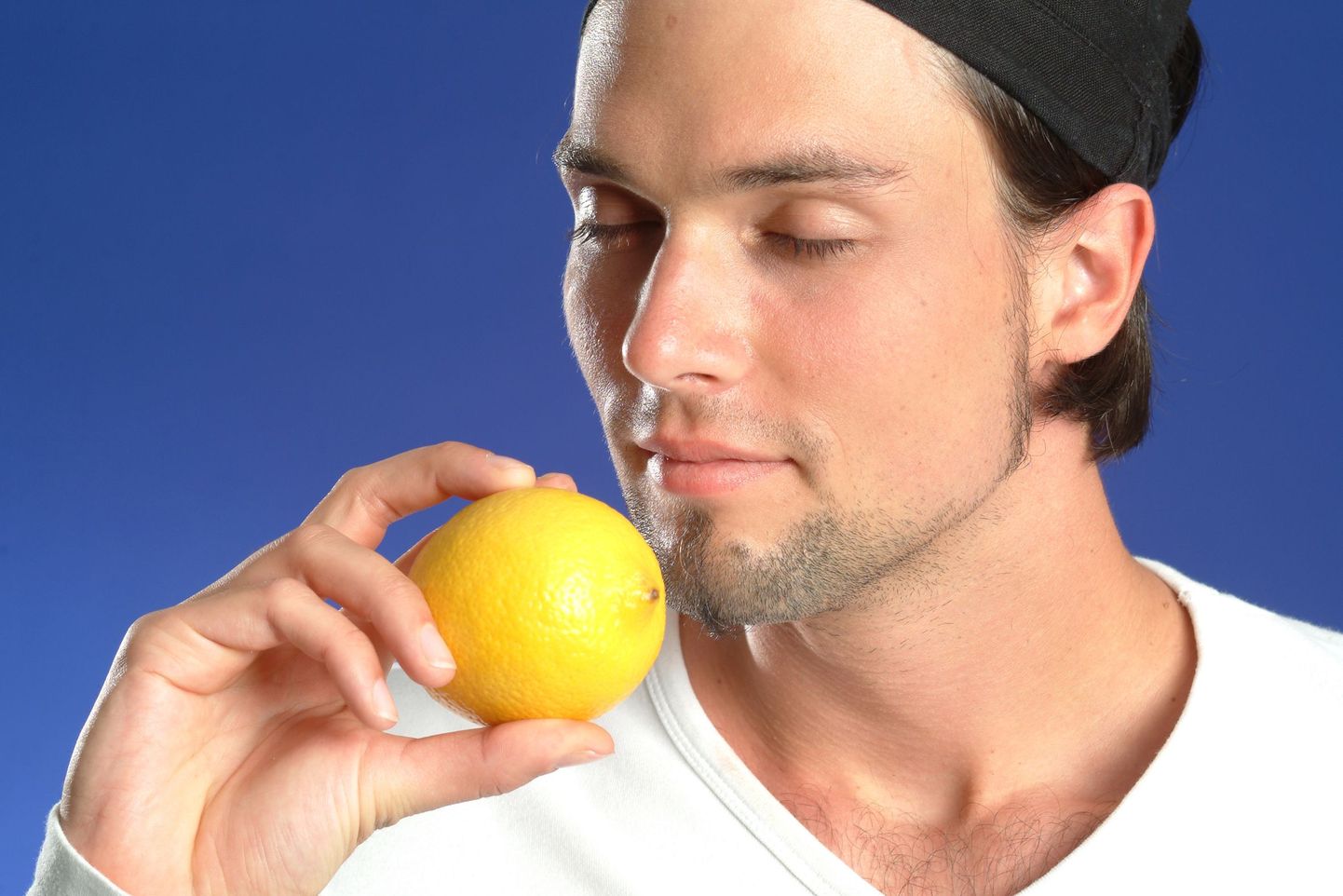 Värske sidrunilõhn muudab inimesed heldemaks.