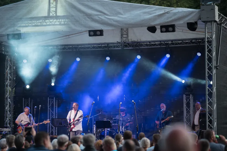 Fixi esimene koosseis tuli kuulajate ette ka möödunud aasta augustis Tartu lauluväljakul.