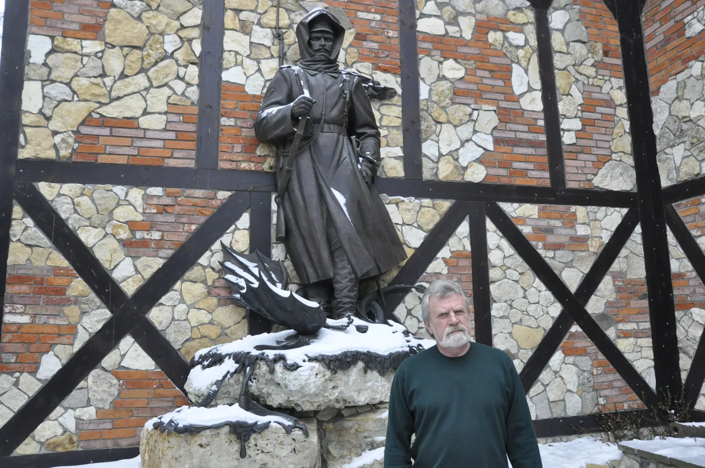 Mitmendat põlve kasakas Vladimir Melihov on kulutanud terve varanduse suurejoonelise, mitmekorruselises hoones asuva kommunismi-vastase eramuuseumi loomiseks.